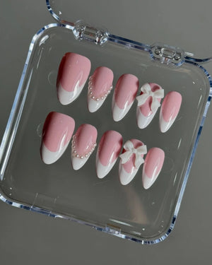 Elegant Bow Nail Set